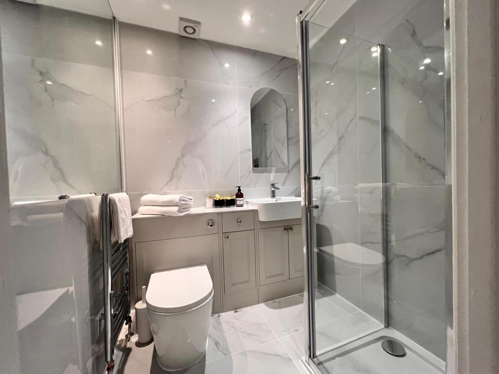 Elegant 1 Bedroom Flat Near Harrods ลอนดอน ภายนอก รูปภาพ